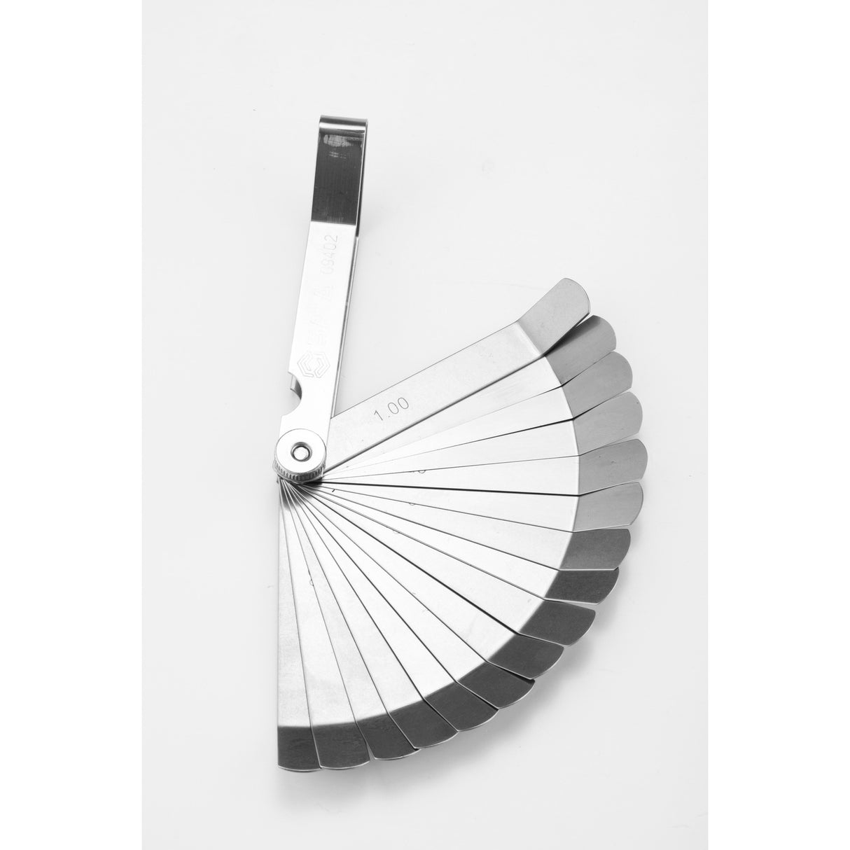 Set Calibrador Espacio Feeler mm Curvo 0.05-1.00mm 16Pzs Sata