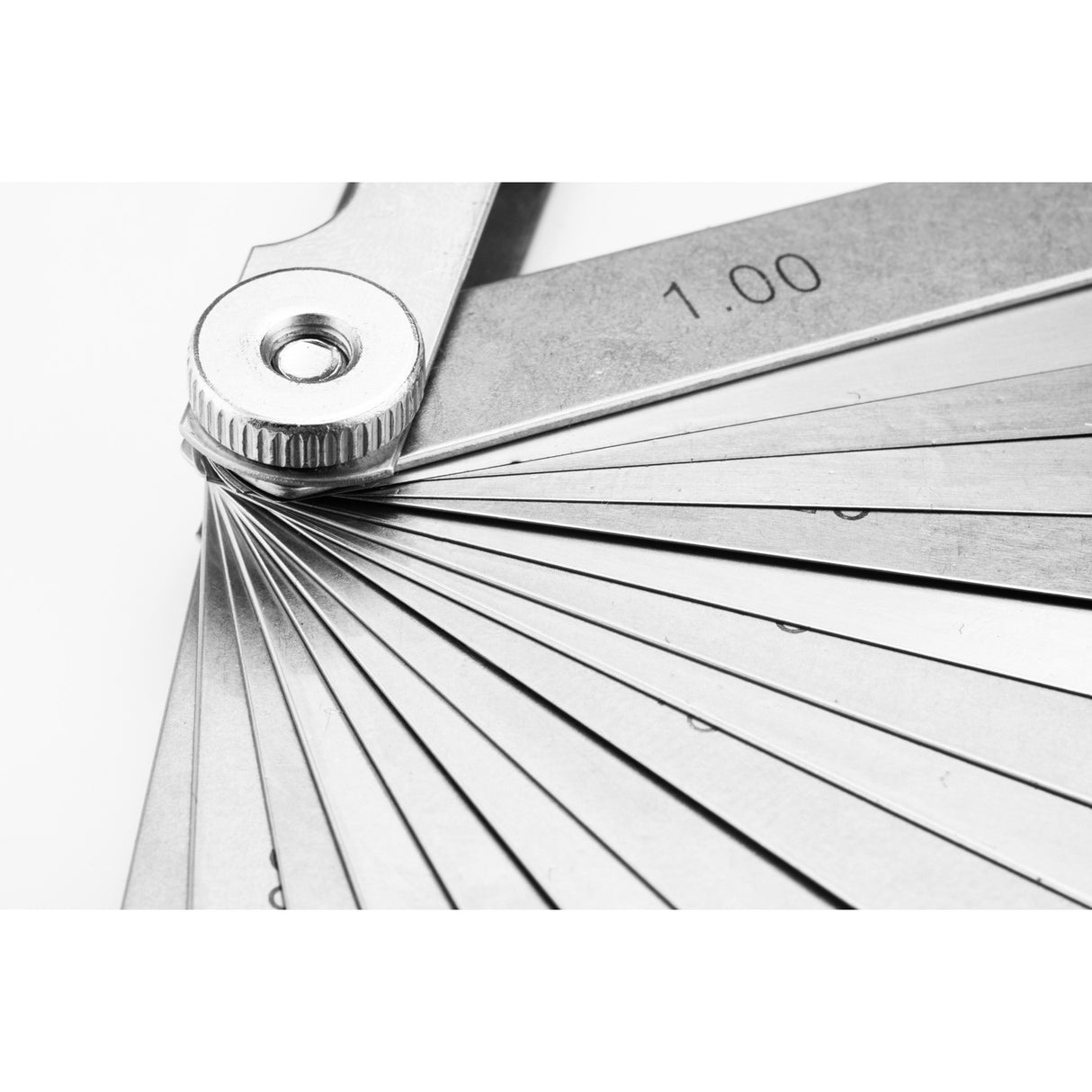 Set Calibrador Espacio Feeler mm Curvo 0.05-1.00mm 16Pzs Sata