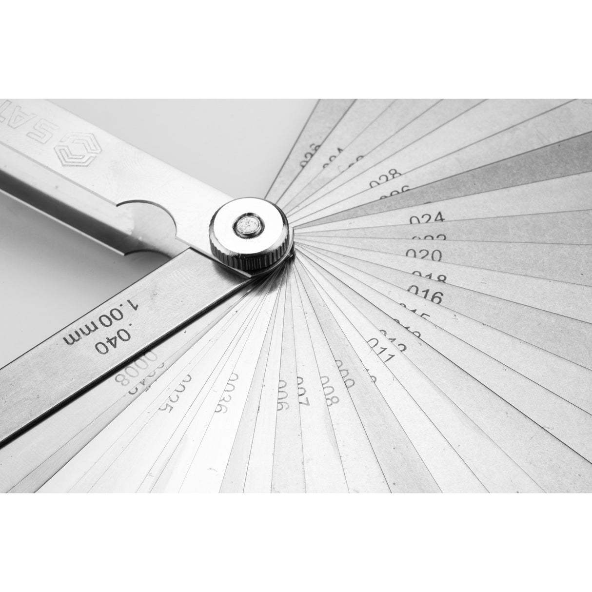 Set Calibrador Espacio Feeler mm pulg 0.02-1.00mm 32Pzs Sata