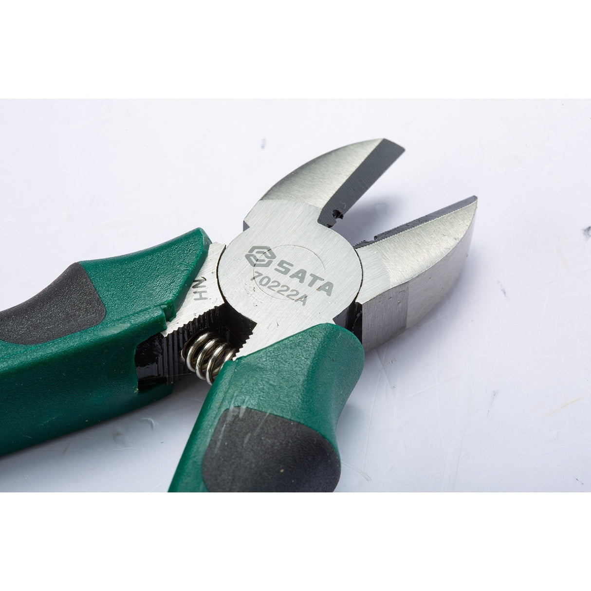 Alicate Corte Diagonal Con Pela Cables Sata