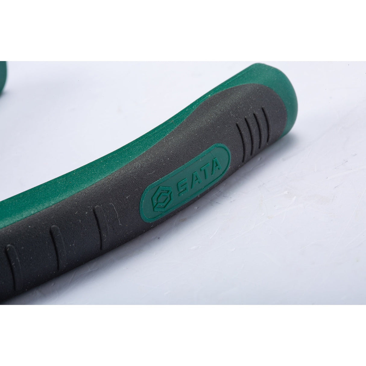 Alicate Corte Diagonal Con Pela Cables Sata