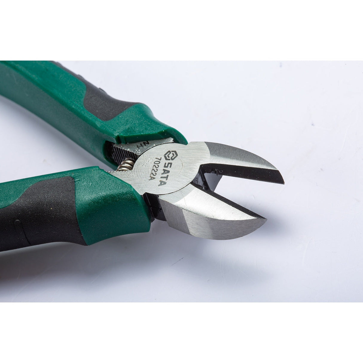 Alicate Corte Diagonal Con Pela Cables Sata