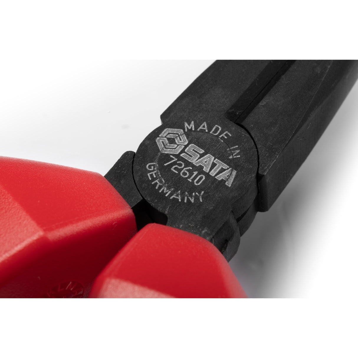 Alicate Media Caña Punta Larga Aislado VDE 1000V SerieG Sata