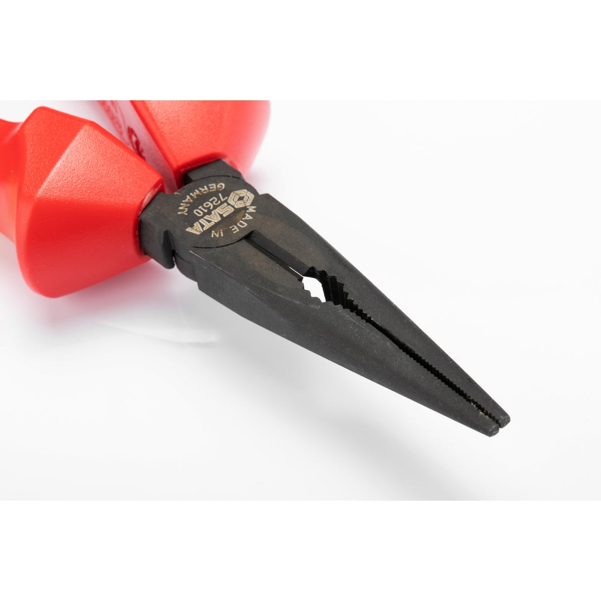 Alicate Media Caña Punta Larga Aislado VDE 1000V SerieG Sata