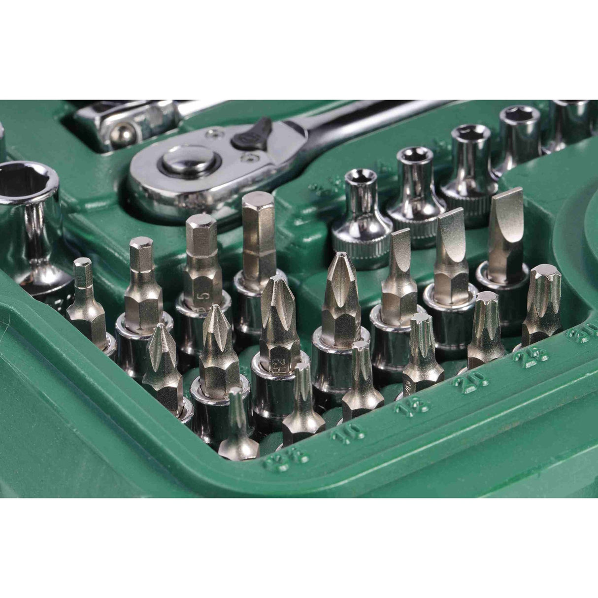 Juego Dados Hexagonal 1/4" y 1/2" 3.5-14mm 86Pzs Sata